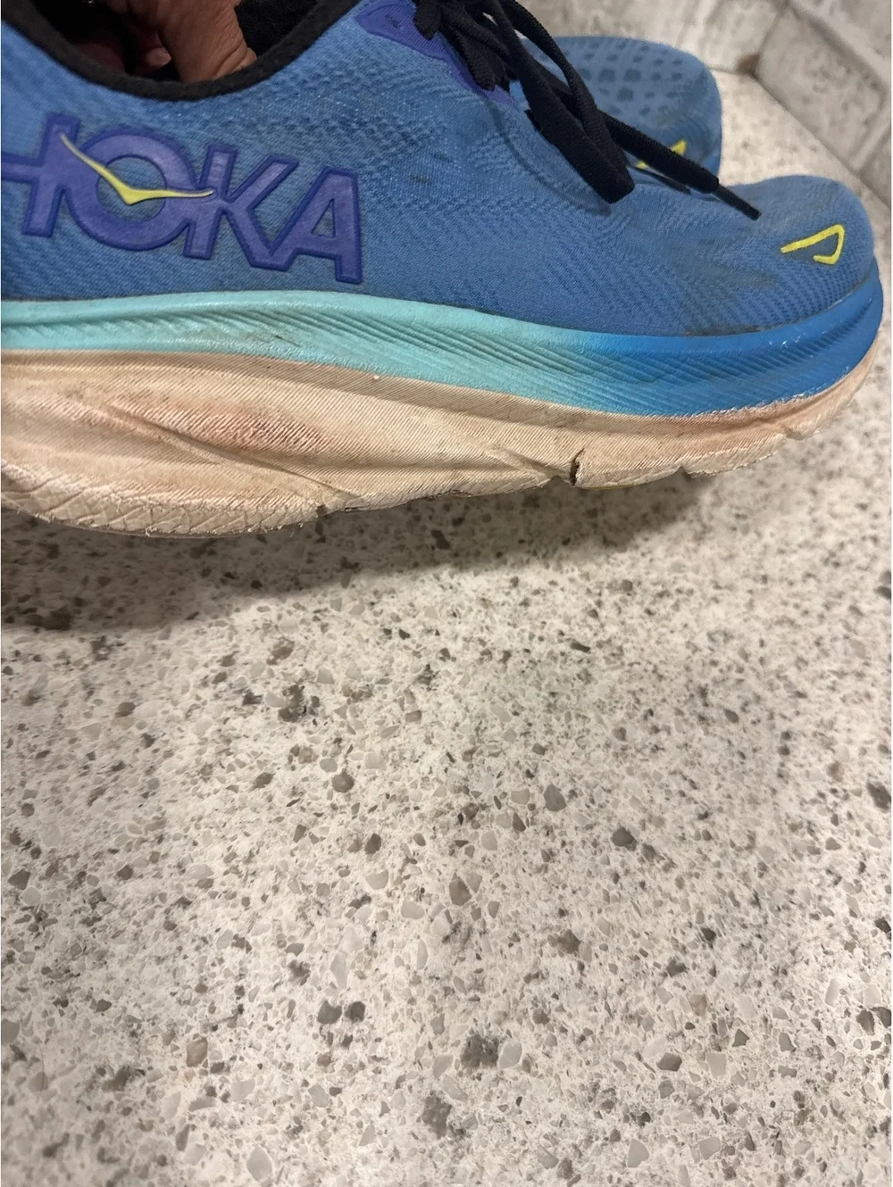 Hoka Clifton 9 Men's Blue Running Shoes with Yellow Accents, Size 10.5 D